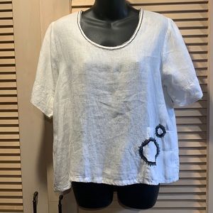 White linen top w embroidery